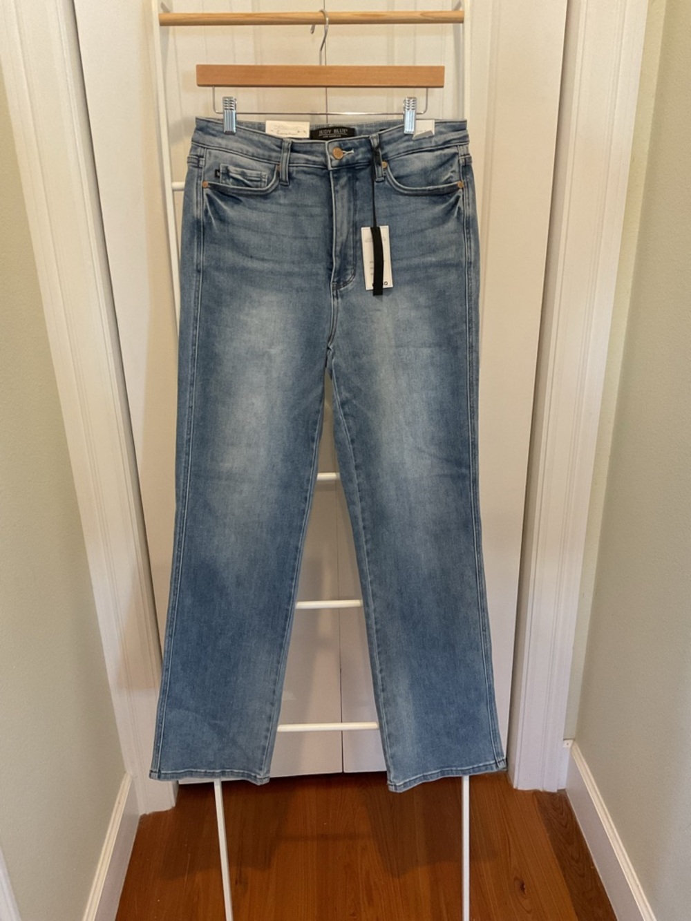 Judy Blue Faded Light Blue Straight-Leg Jeans Size 13/31